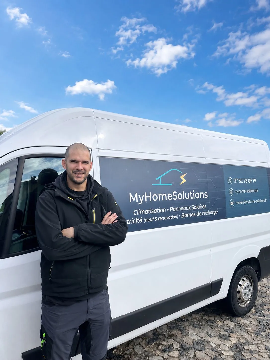 Romain Elviro, électricien fondateur de MyHomeSolutions à Savigneux
